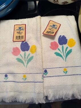 Canon White Hand Towels with Pink, Purple, Yellow Floral Tulips